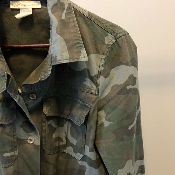 Lightweight Camo Jacket - Picture 2 of 3